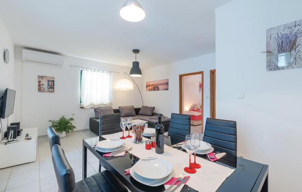 Holiday Home Lucija Sveti Filip i Jakov Eksteriør bilde