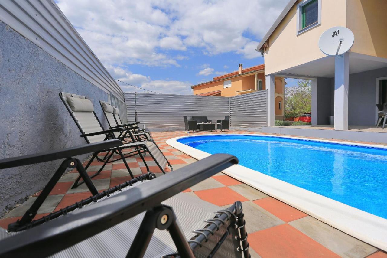 Holiday Home Lucija Sveti Filip i Jakov Eksteriør bilde