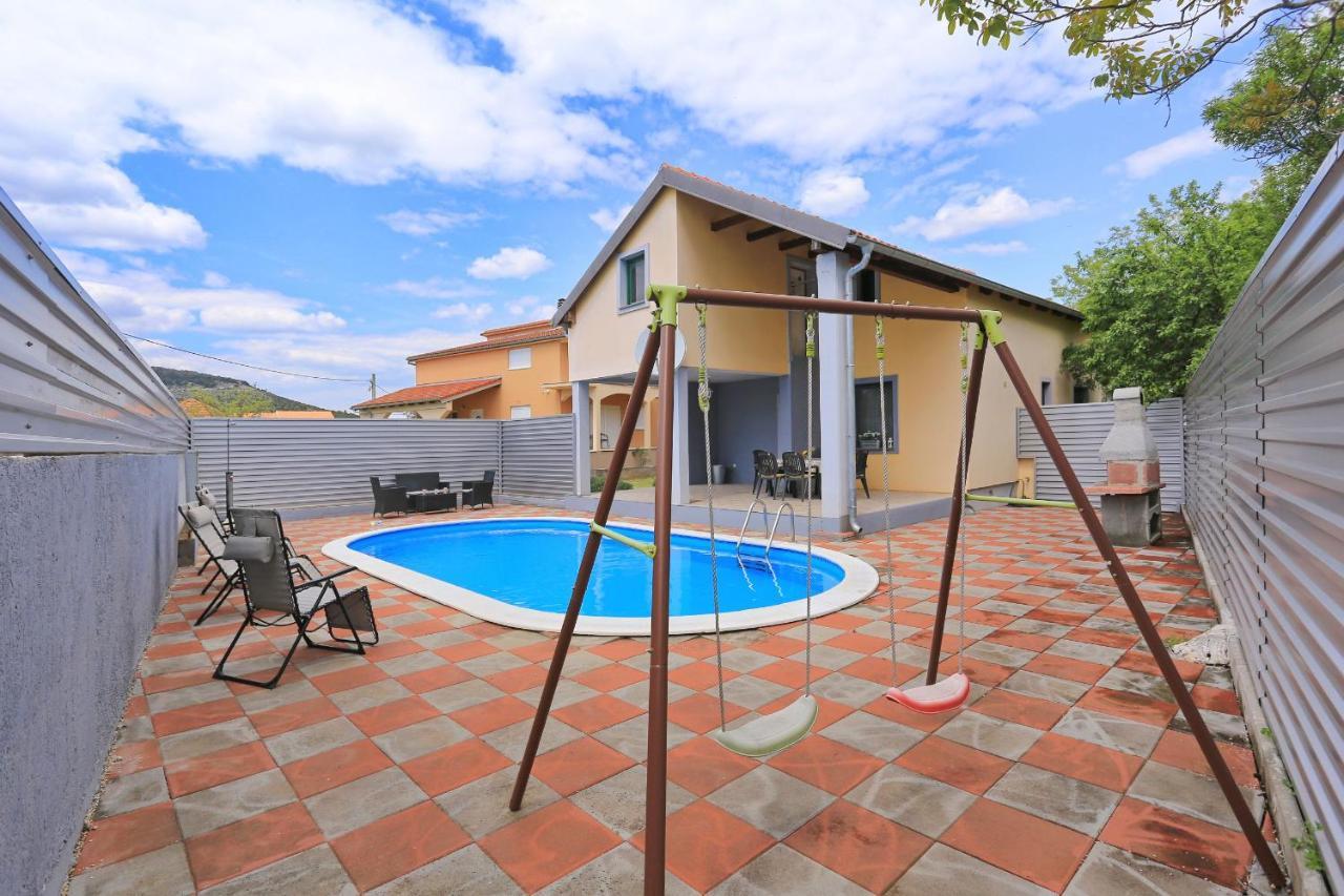 Holiday Home Lucija Sveti Filip i Jakov Eksteriør bilde